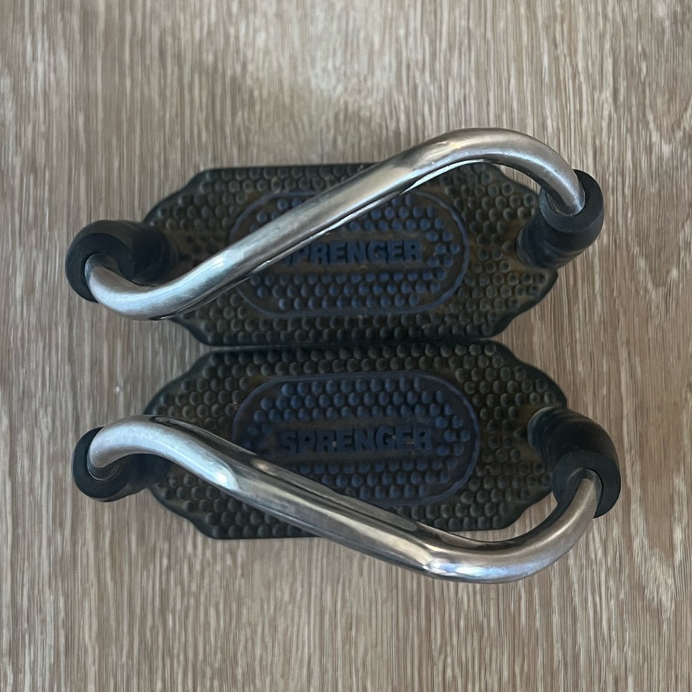 Black herm sprenger bow balance Stirrup irons